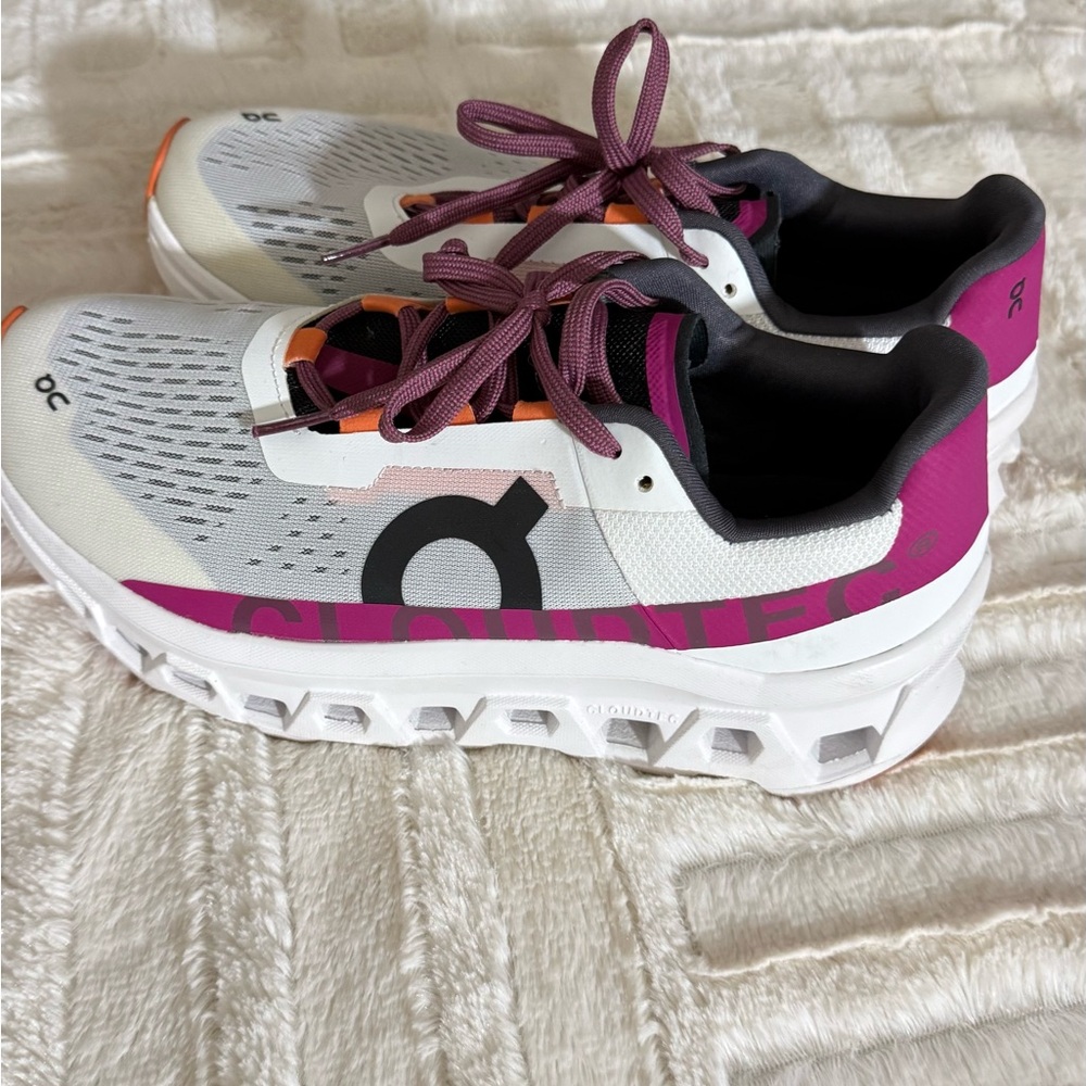 On Running Women's Cloudstratus Shoes - White and Pink